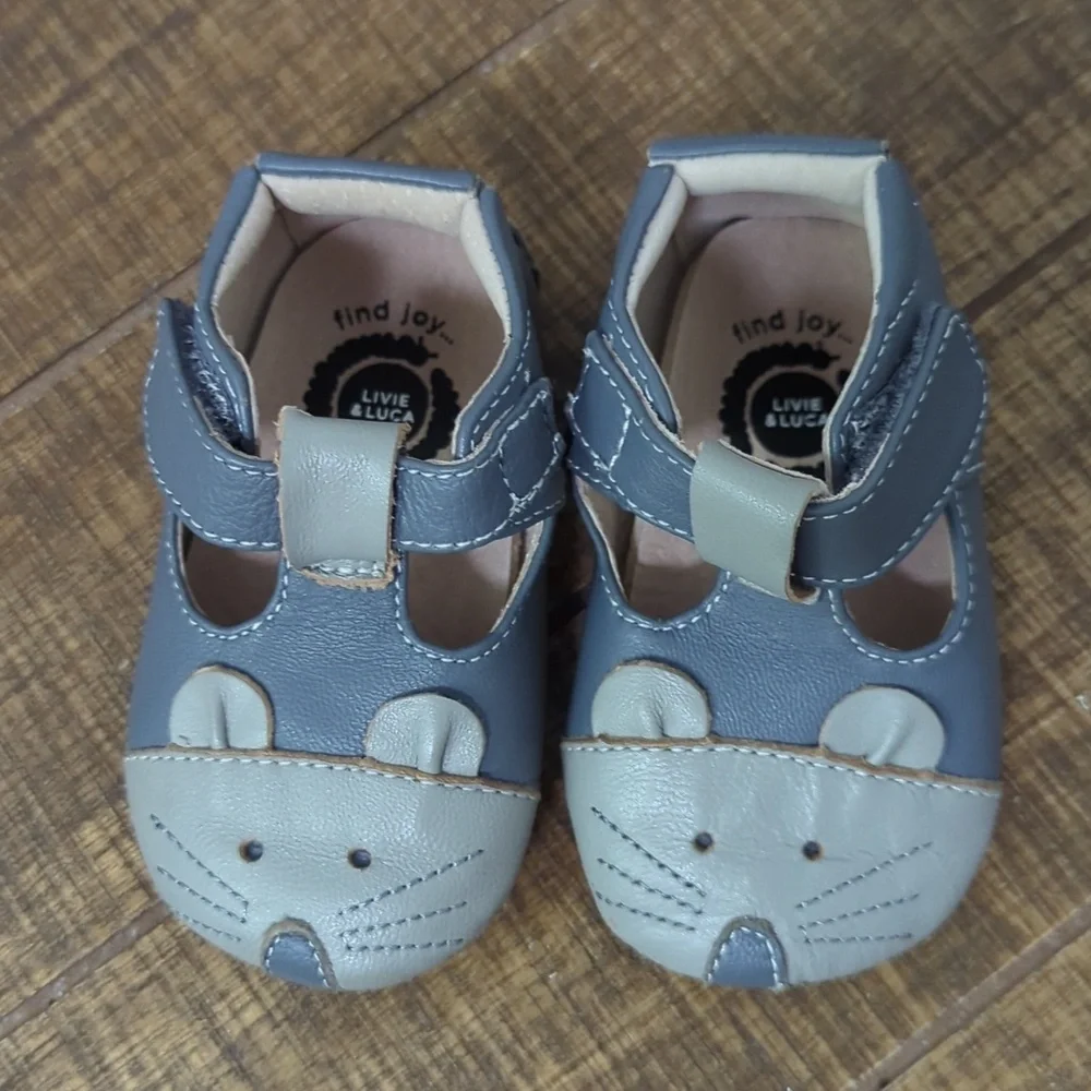 Rare Like New Lucie And Luca Crib Stretch Leather Gray Mouse Kids Shoes
